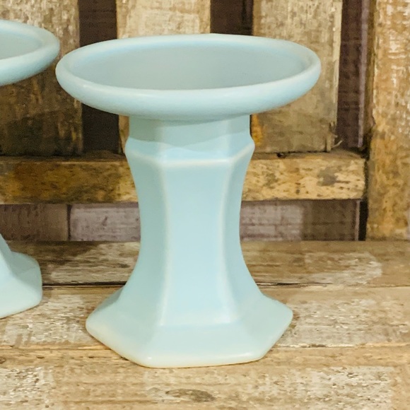 Set of 2 Aqua Pedestal Risers - Picture 2 of 6